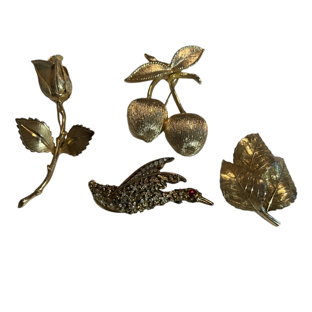 Vintage four beautiful brooch gold tone